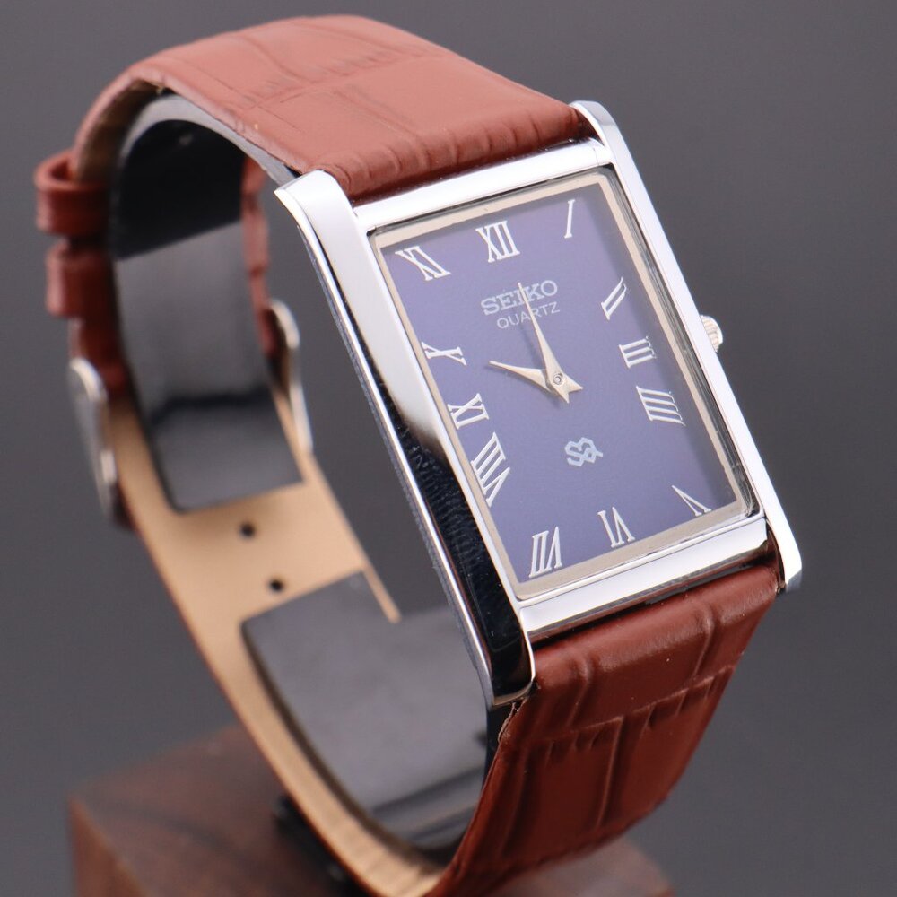 Vintage Seiko Slim Quartz Gentlemen's Wrist Watch  - FREE SHIPPING